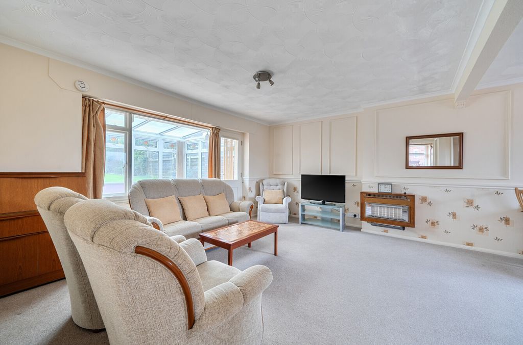 Property photo 3 of 15 1406565-14-6980d5...