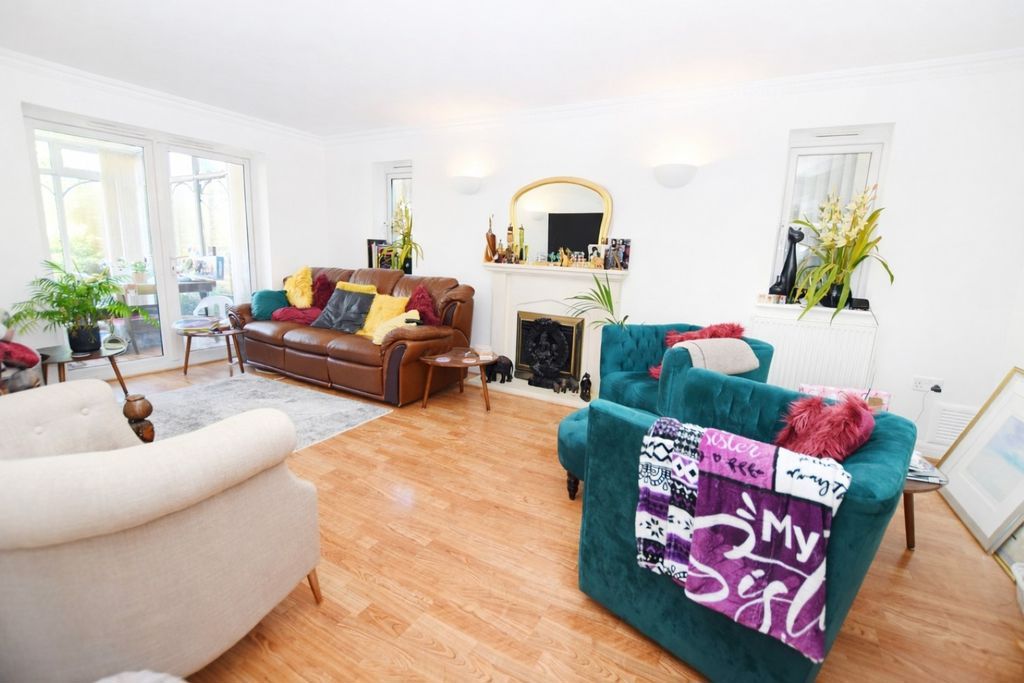 Property photo 3 of 19 Photo 15