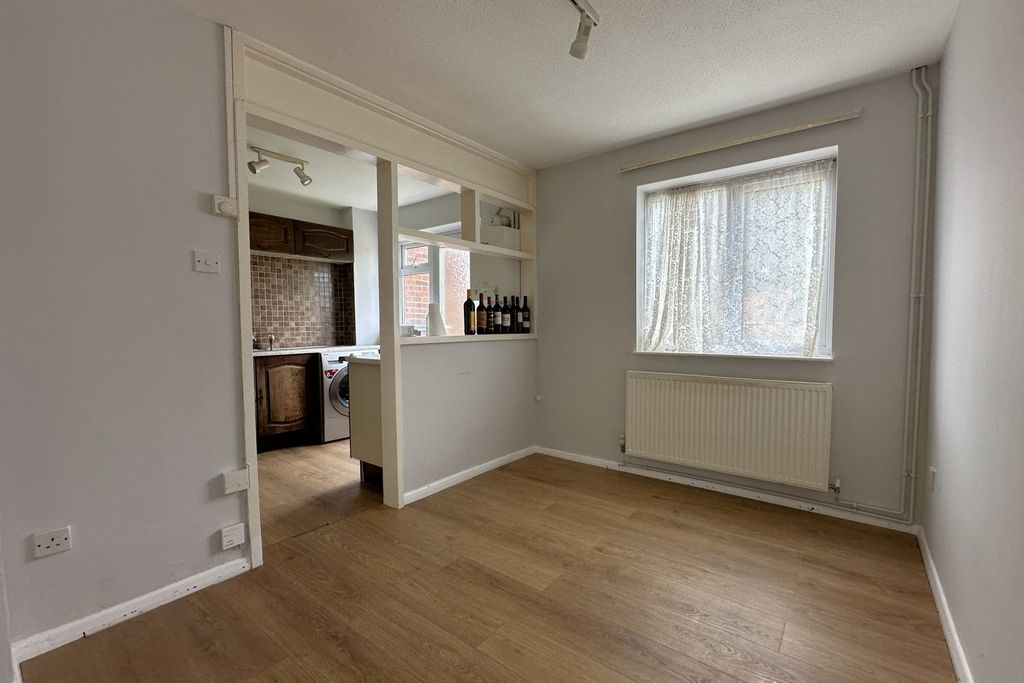 Property photo 3 of 12 Photo 9