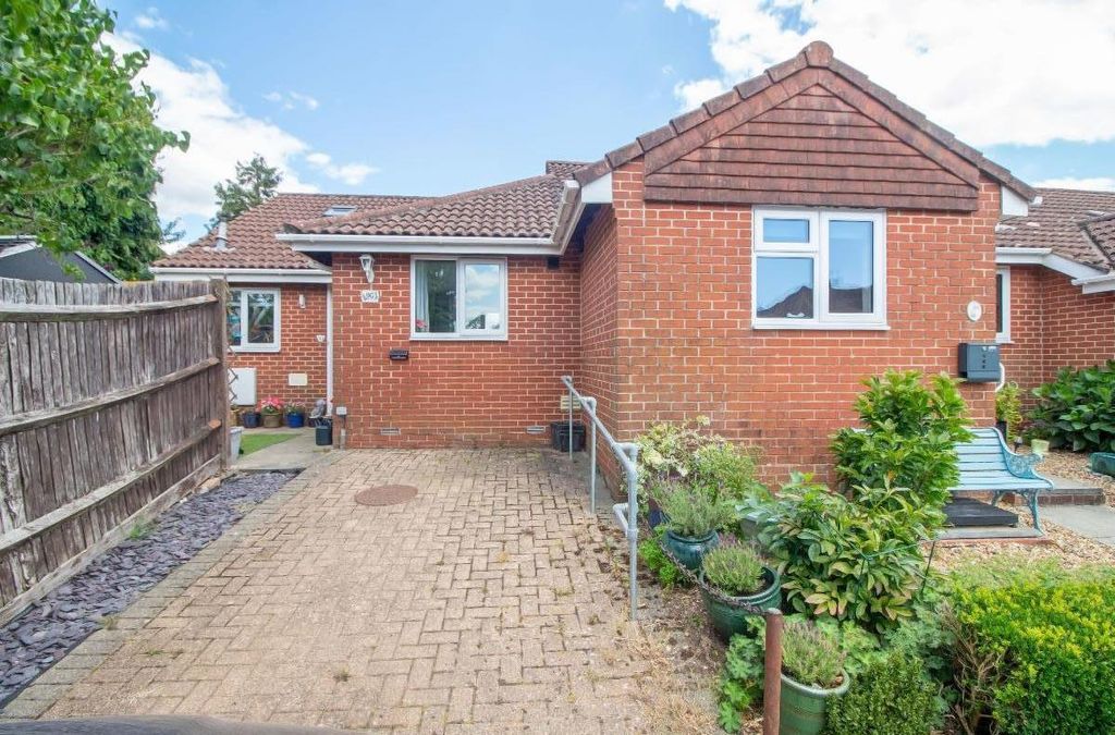 Property photo 1 of 17
