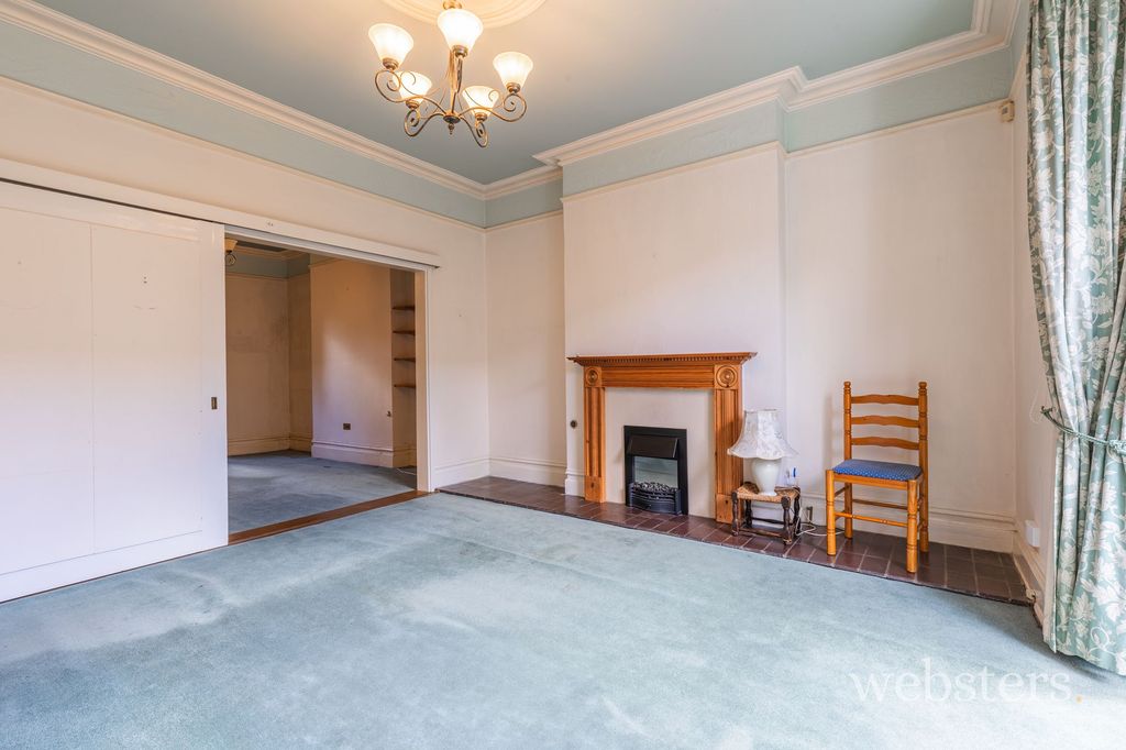 Property photo 2 of 27