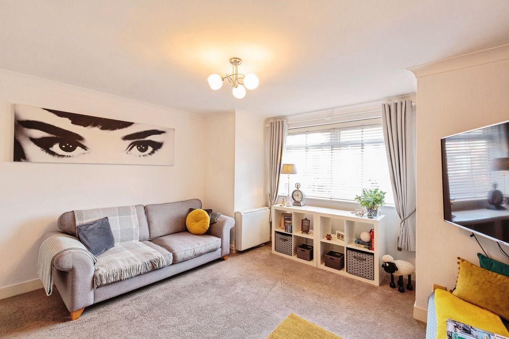 Property photo 3 of 15 Photo