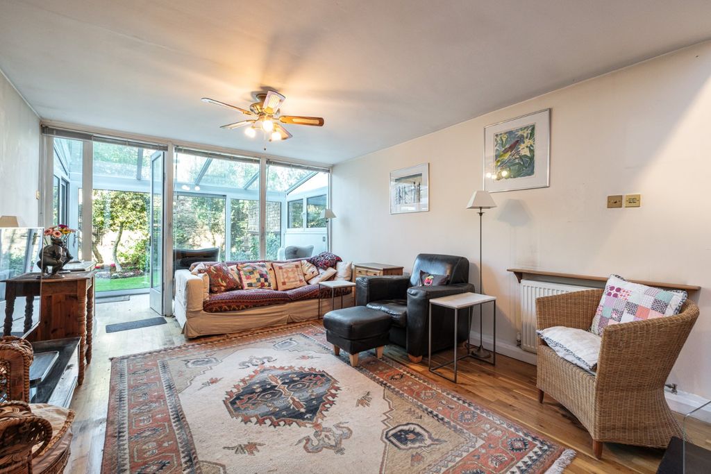 Property photo 2 of 29