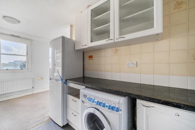 Property photo 3 of 15 Kitchen