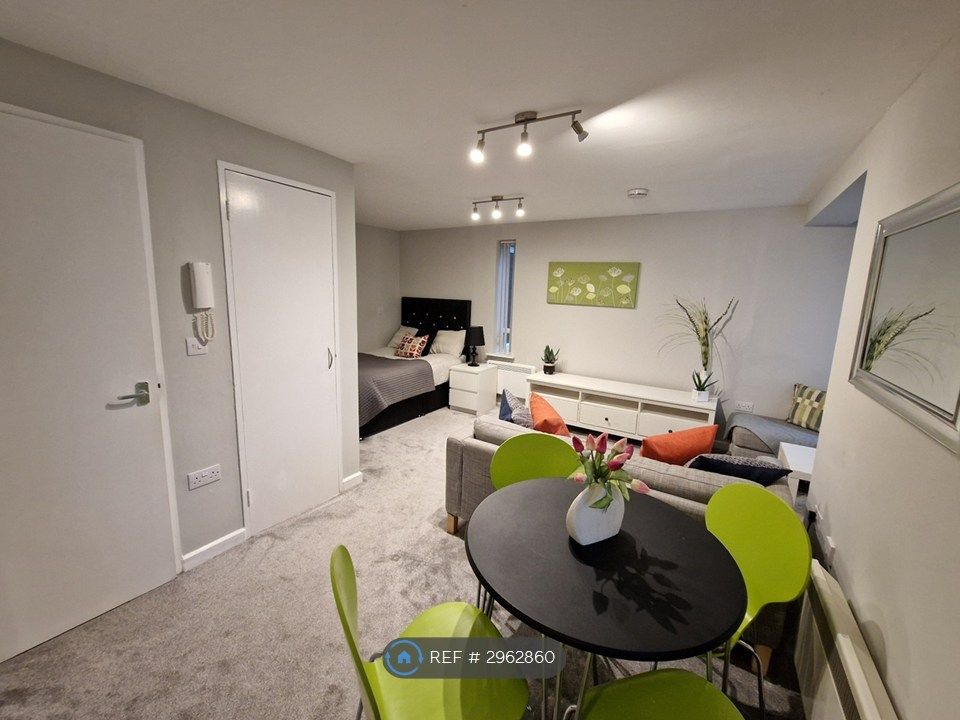Property photo 1 of 6 Zoned Areas, Dining, Living And Sleeping