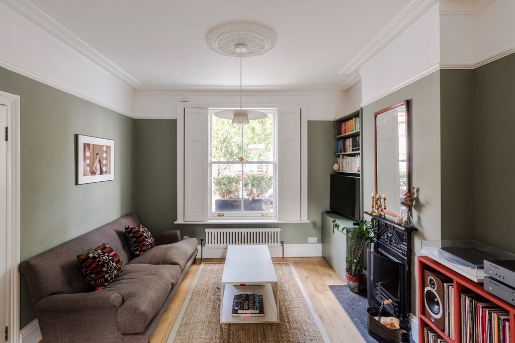 Property photo 3 of 27 301656 - 6 Mona Road-14.Jpeg