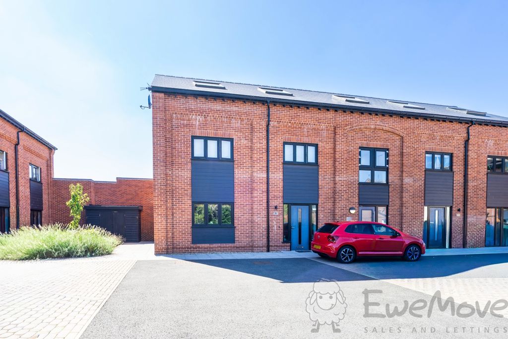 Property photo 1 of 10 Front View
