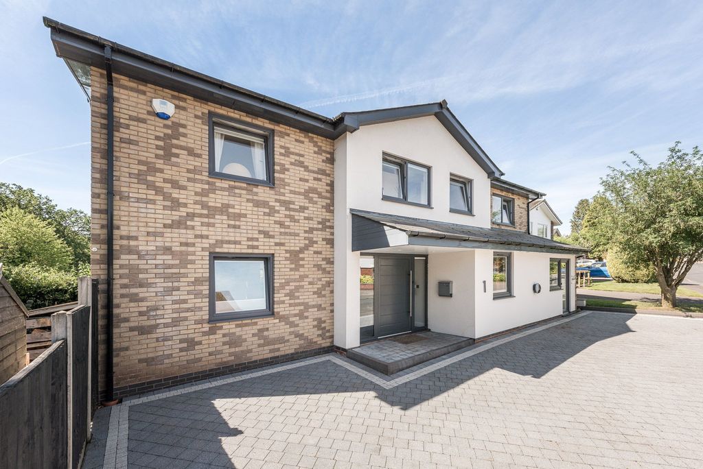 Property photo 2 of 53