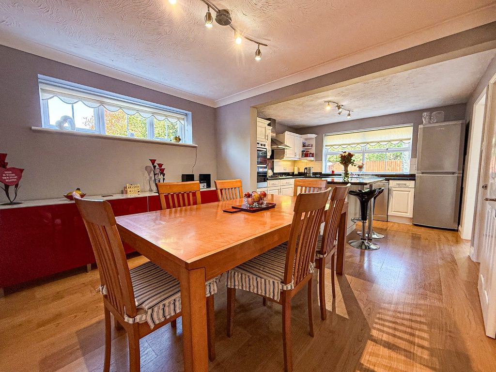 Property photo 3 of 33 4111545