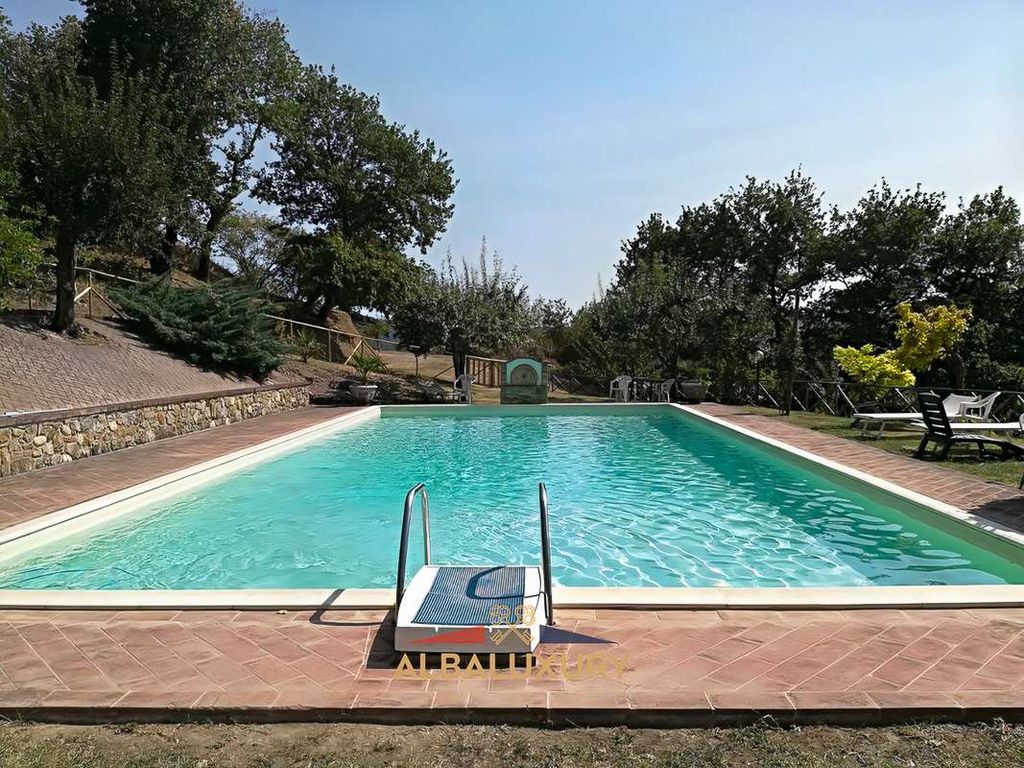 Property photo 2 of 33