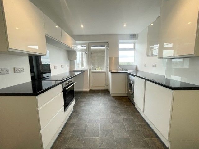 Property photo 2 of 14 Kitchen