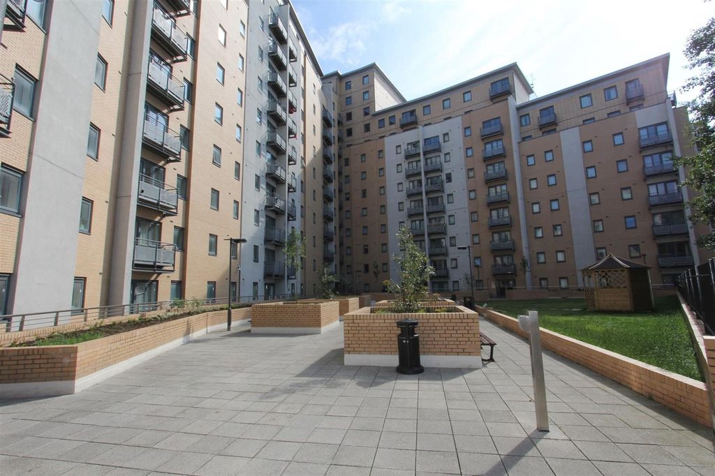 Property photo 1 of 6 Modern Courtyard With Ample Social Space...