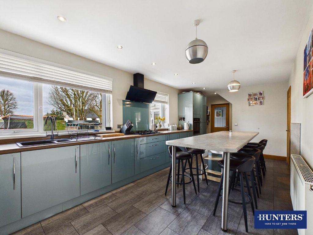 Property photo 3 of 26 Kitchen Breakfast Room