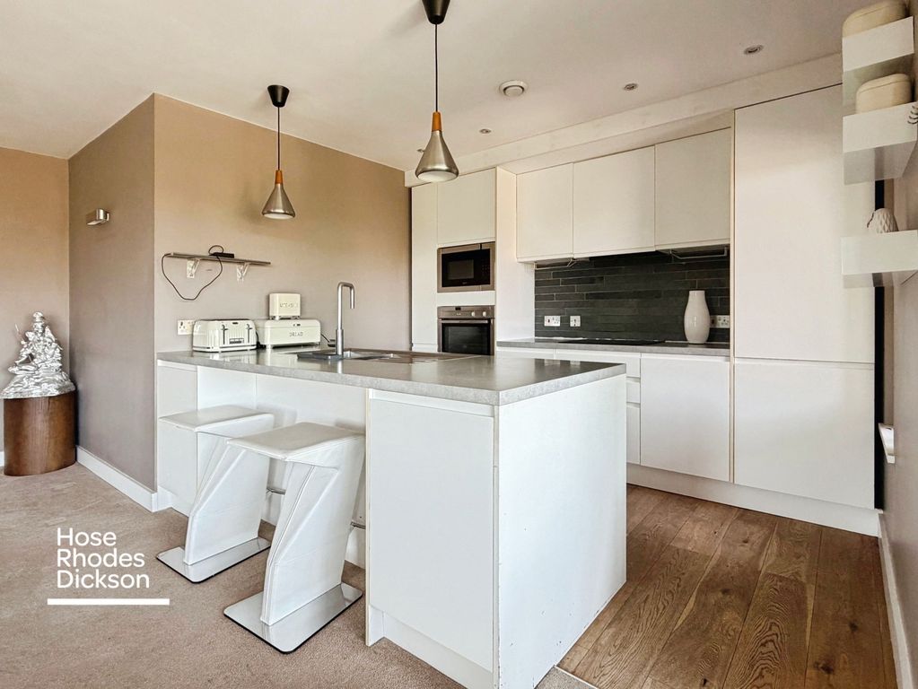 Property photo 2 of 10 Pbox-Img.Jpg
