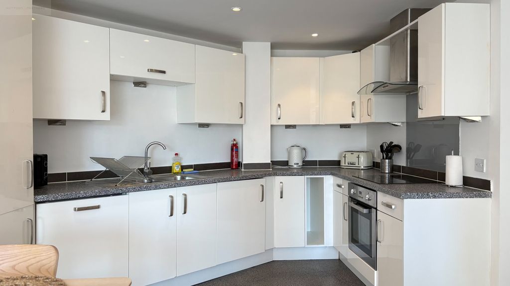 Property photo 2 of 11 Photo 2