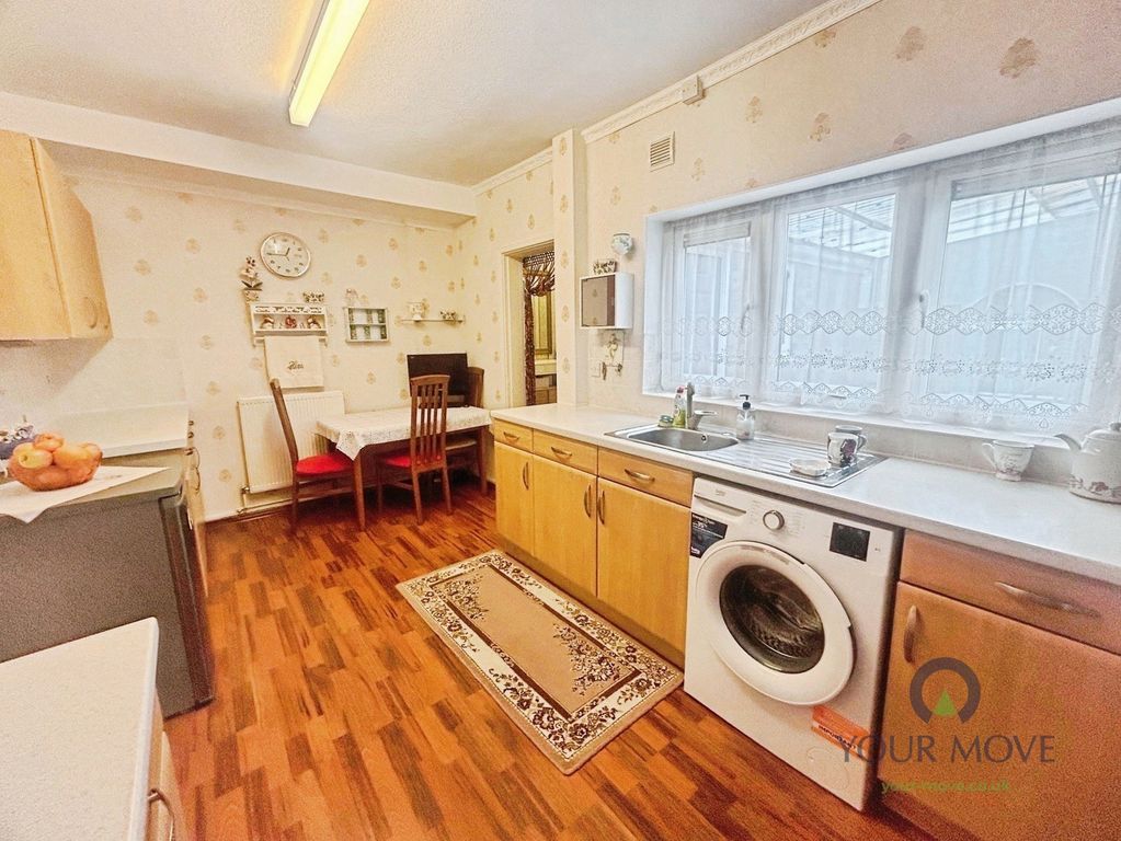 Property photo 3 of 14 Kitchen/Diner