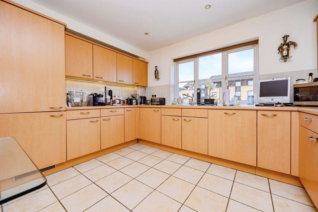 Property photo 3 of 22