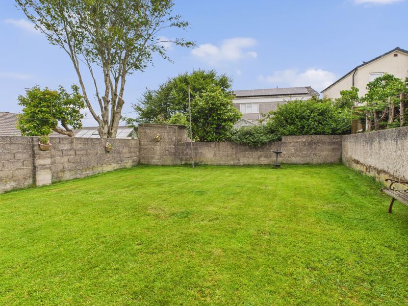 Property photo 2 of 9 Garden