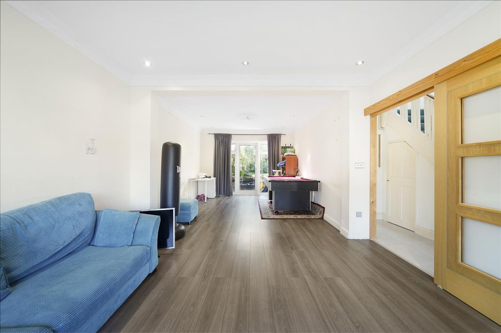 Property photo 2 of 13 47 Ashness Gardens - Pkm59Cnxl6Eugid0Cqnd.Jpg