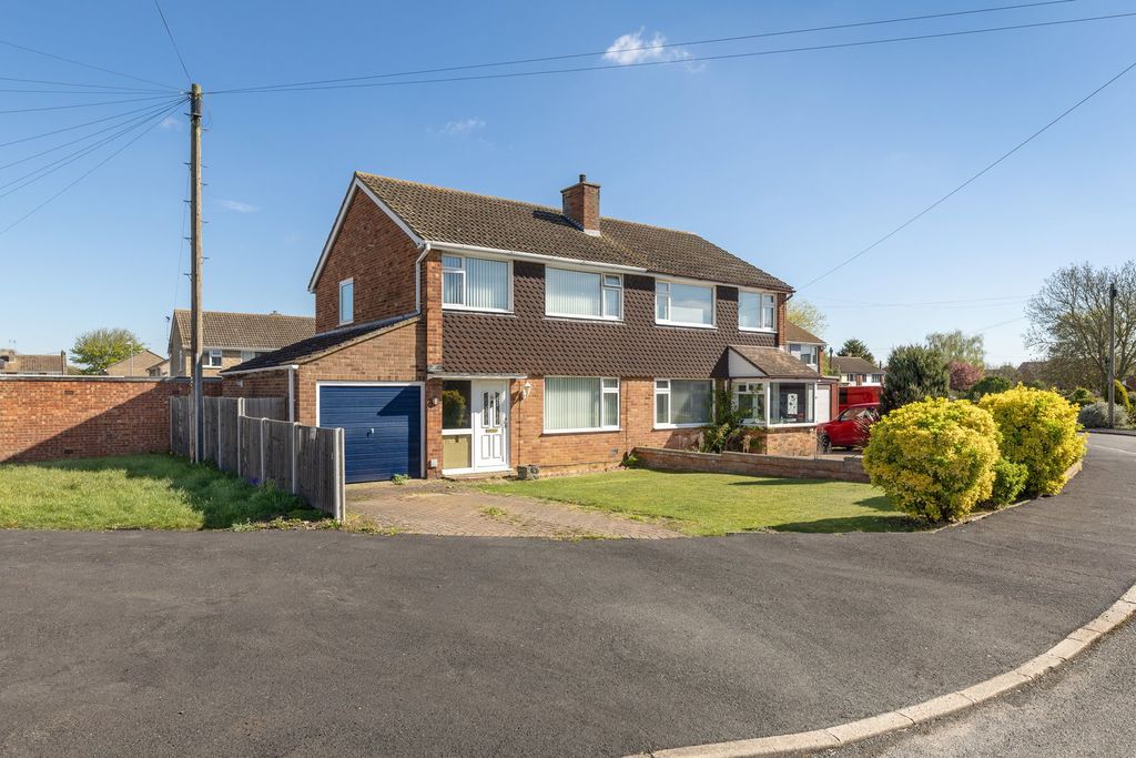 Property photo 1 of 9