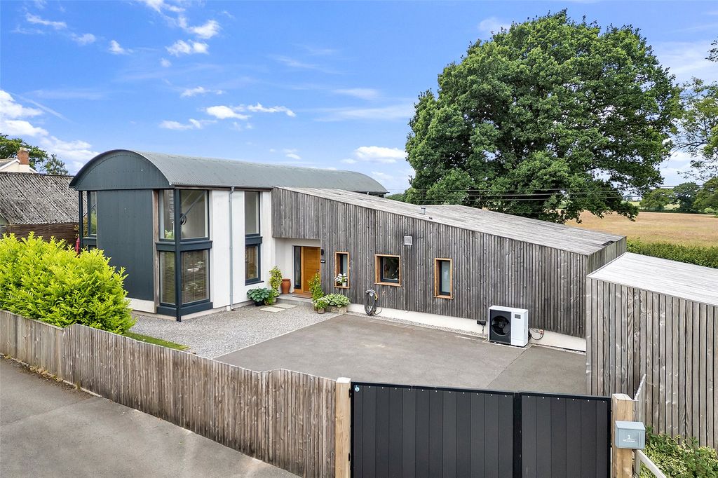 Property photo 1 of 47 Picture No. 02