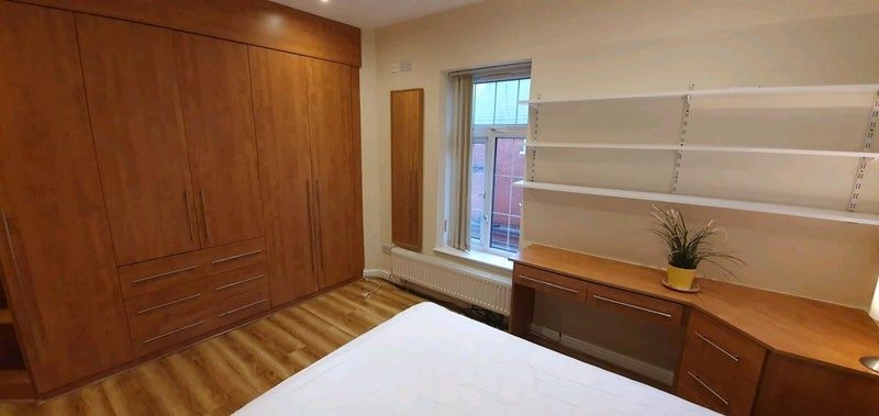 Property photo 2 of 16 Bright Room With Built-In Storage And Desk...