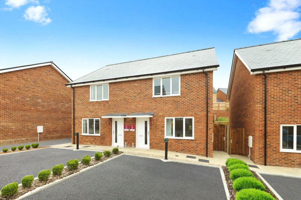 Property photo 1 of 7 External