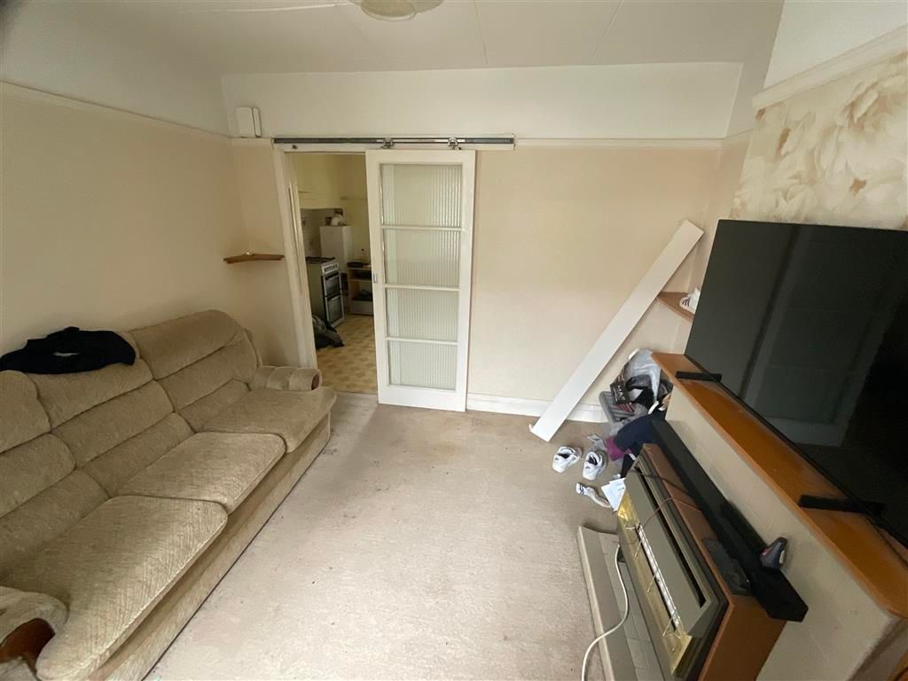 Property photo 3 of 4 Lounge 2
