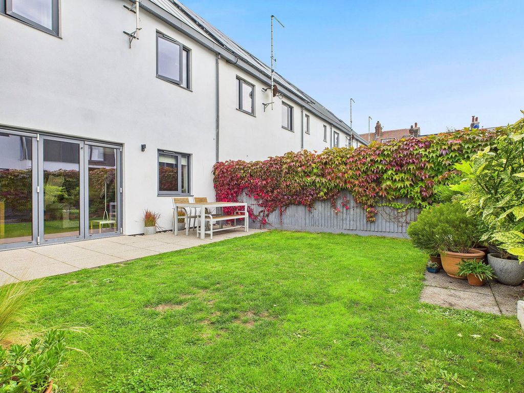 Property photo 3 of 30