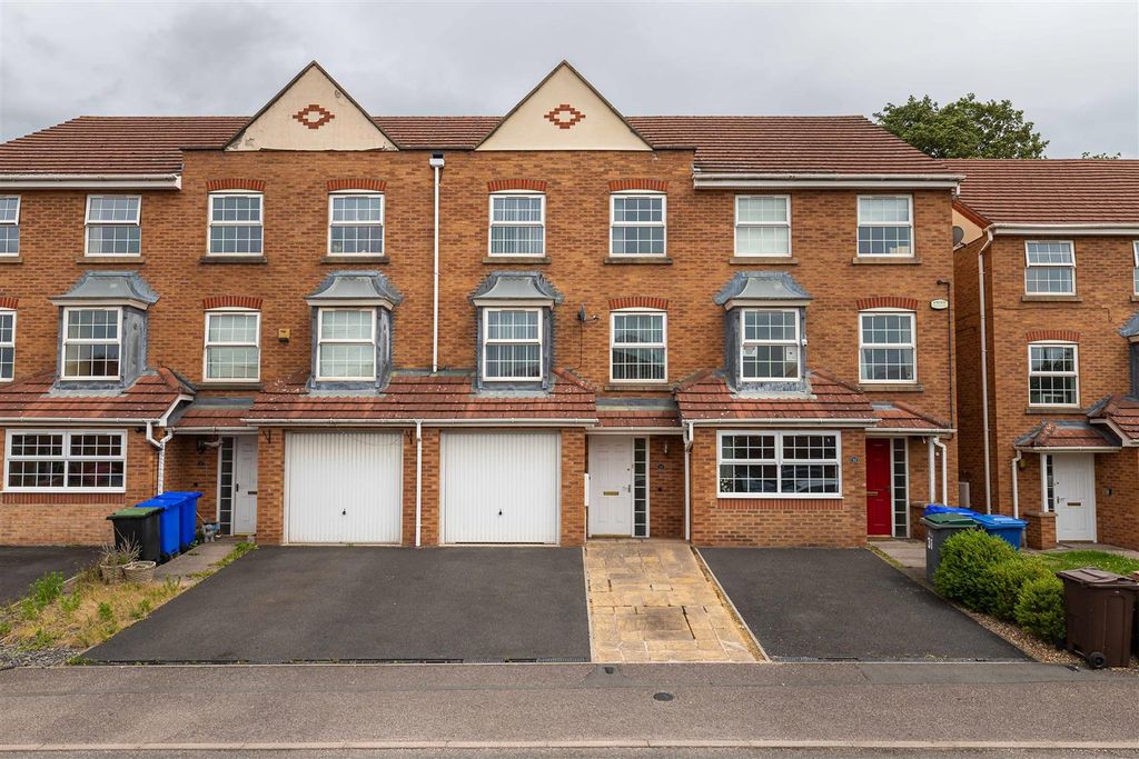 Property photo 1 of 12 29 Bullrushes Close-12.Jpg
