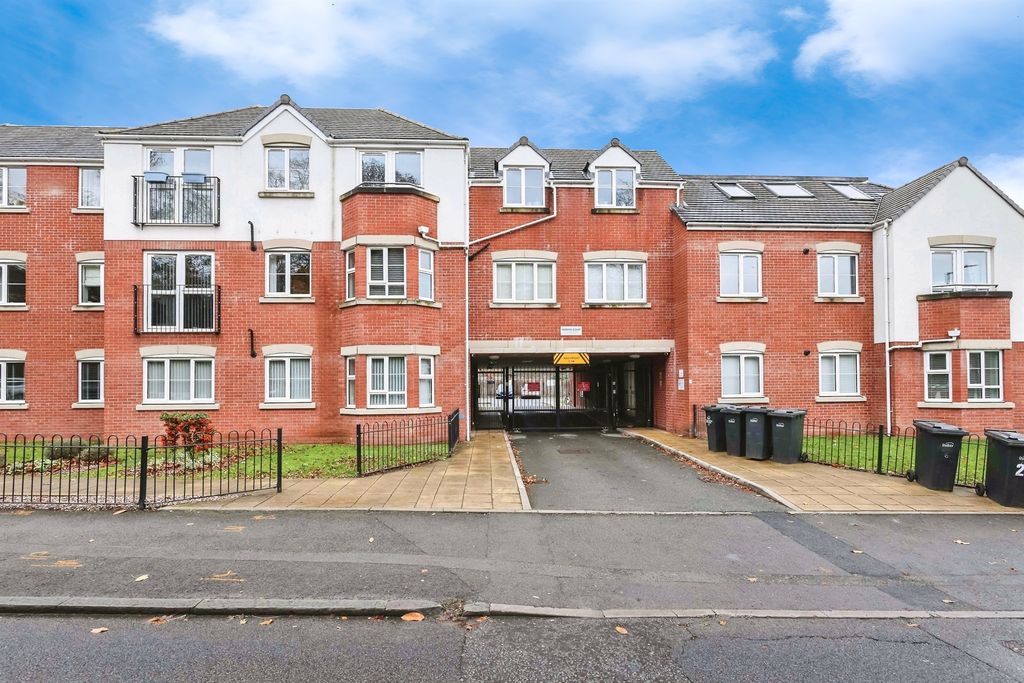 Property photo 2 of 17