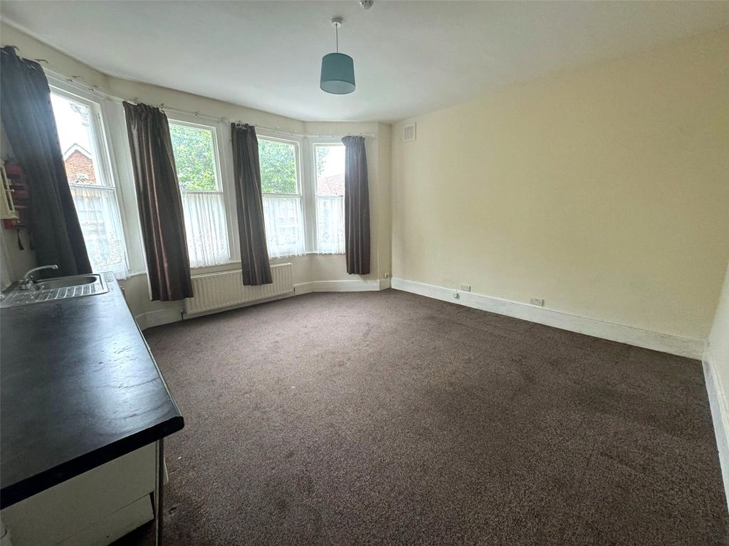 Property photo 3 of 14 Picture No. 32