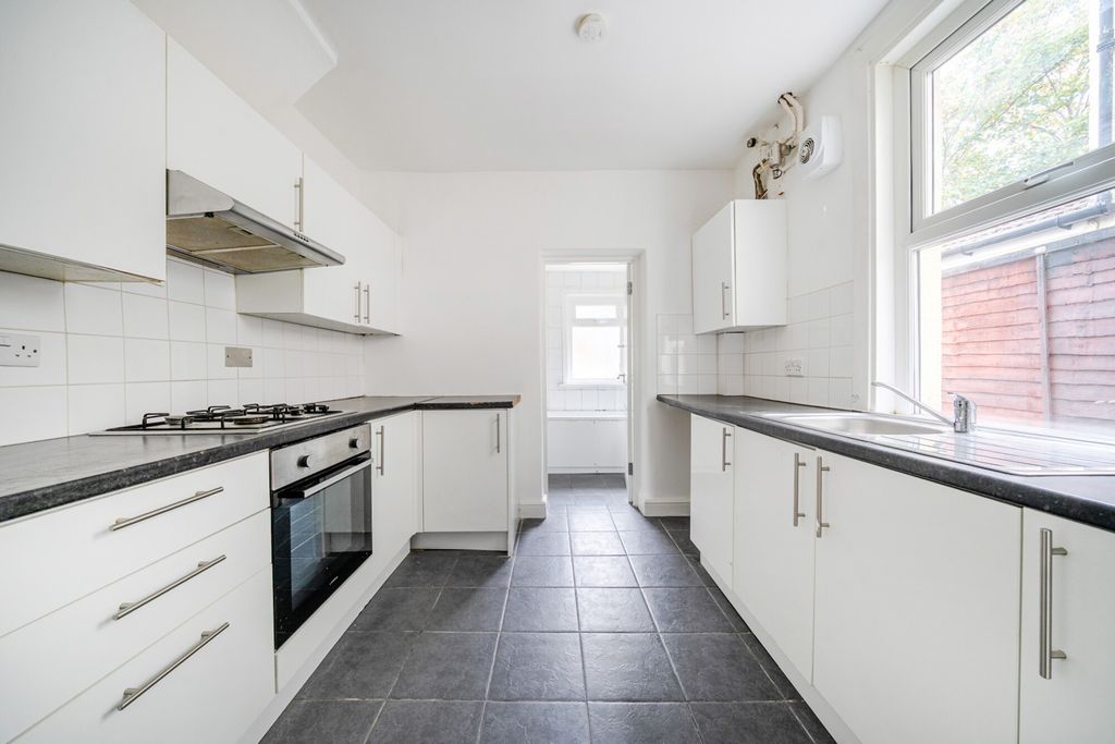 Property photo 2 of 24 Kitchen