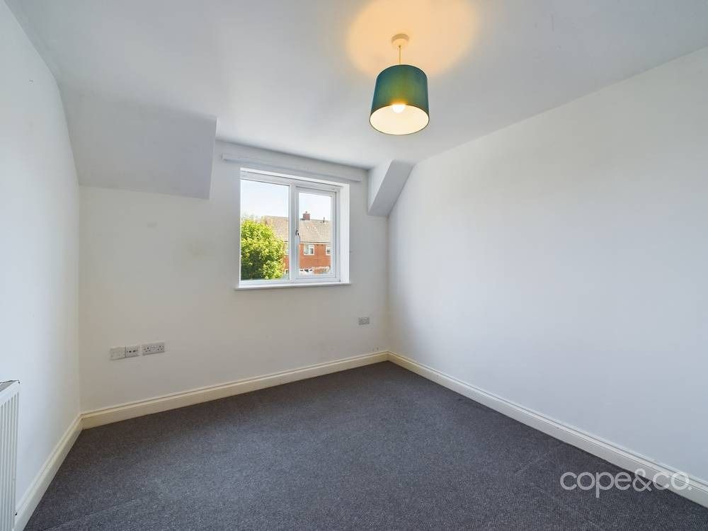 Property photo 3 of 8 3382647