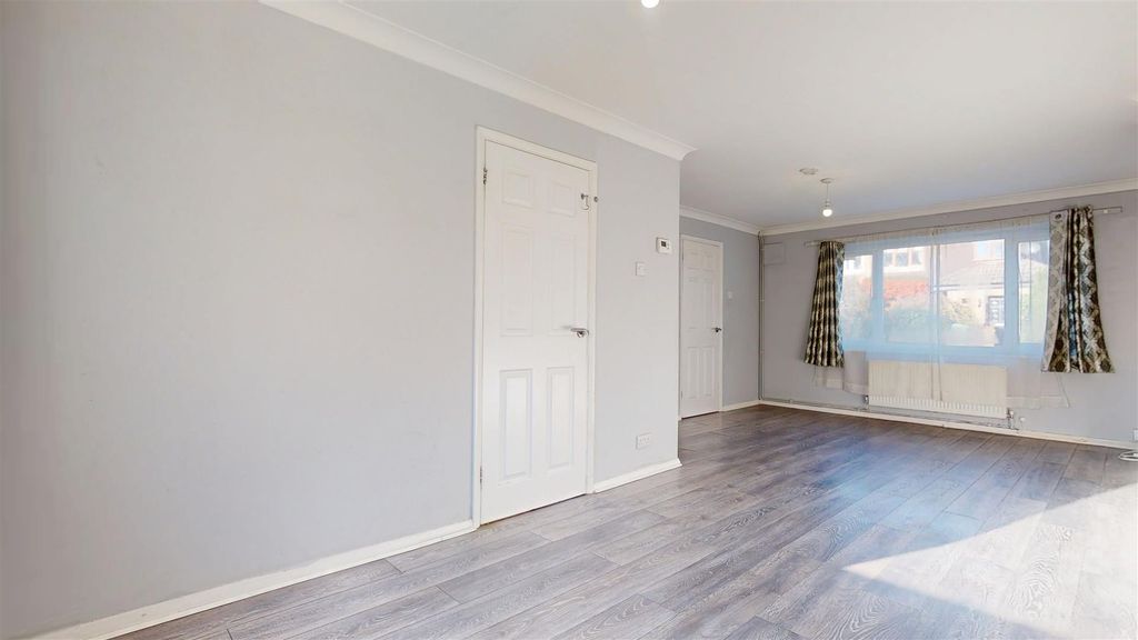 Property photo 2 of 17 11212025_194237.Jpg