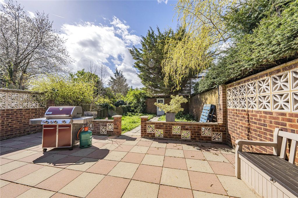 Property photo 3 of 10 Picture No. 12