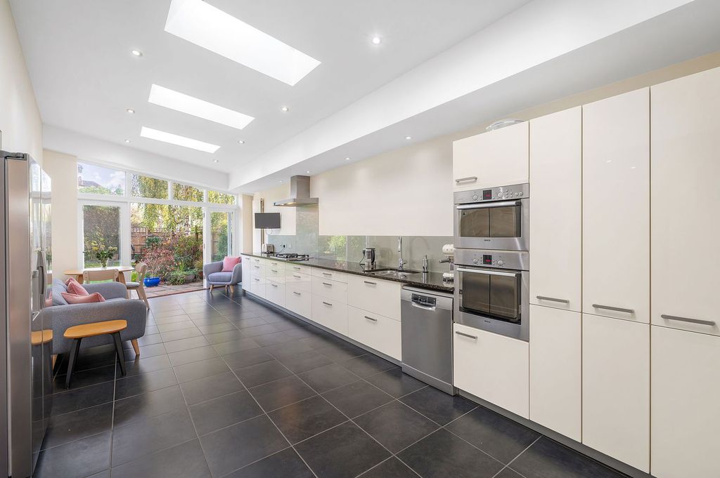 Property photo 3 of 53