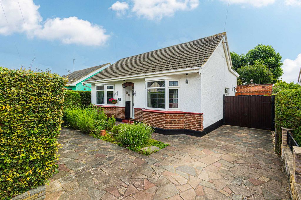 Property photo 2 of 33
