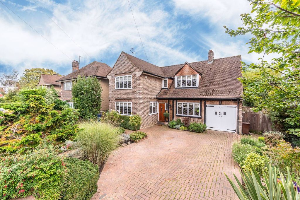 Property photo 1 of 18