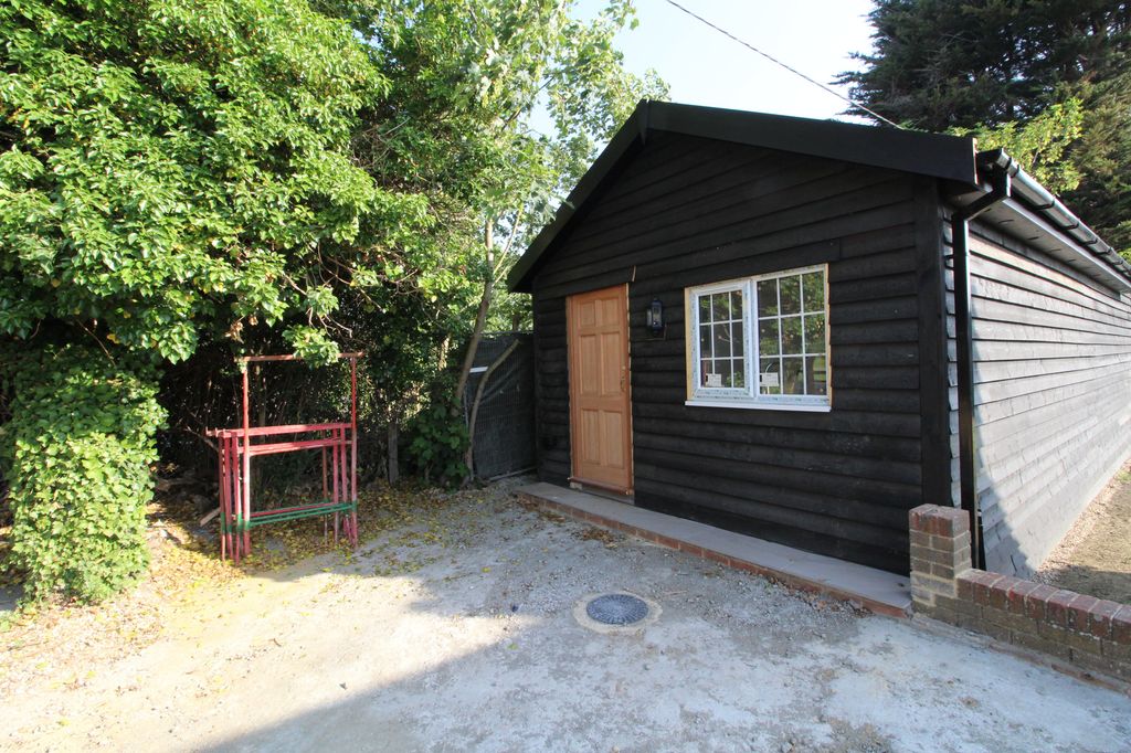 Property photo 1 of 3