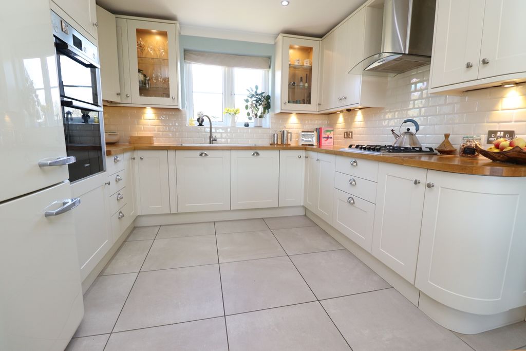 Property photo 2 of 25 Img_9981