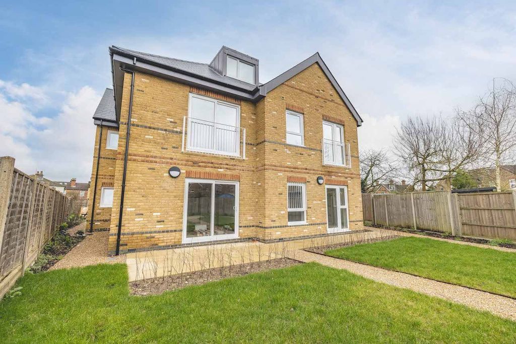 Property photo 2 of 11