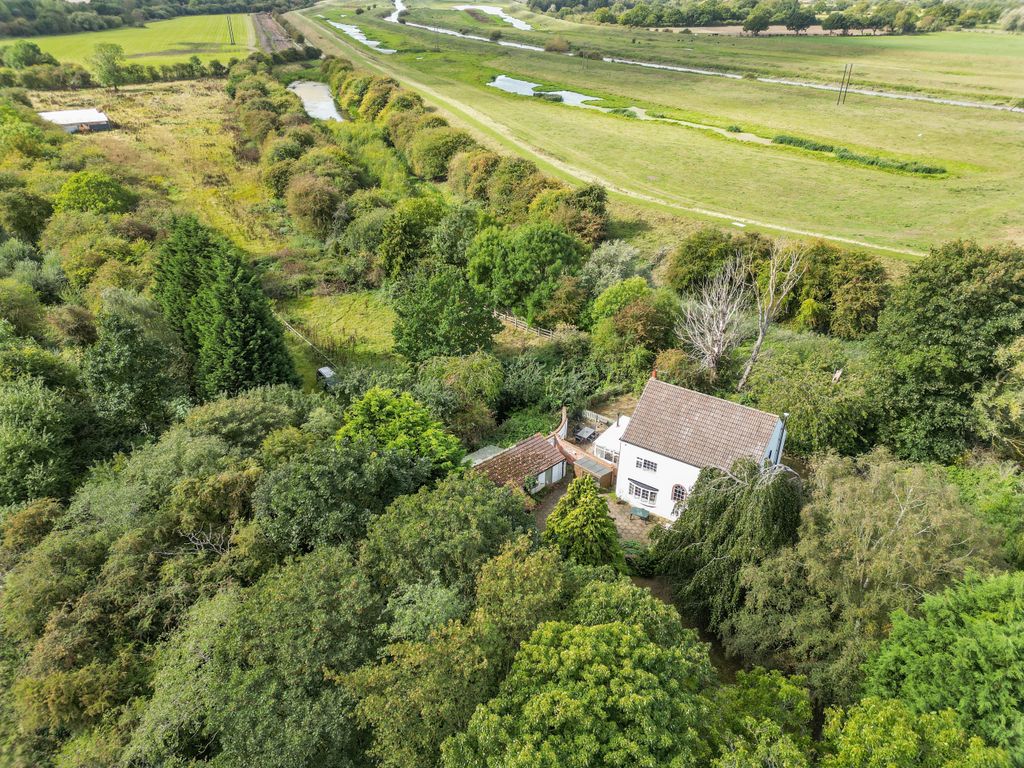 Property photo 1 of 17 Aerial 2