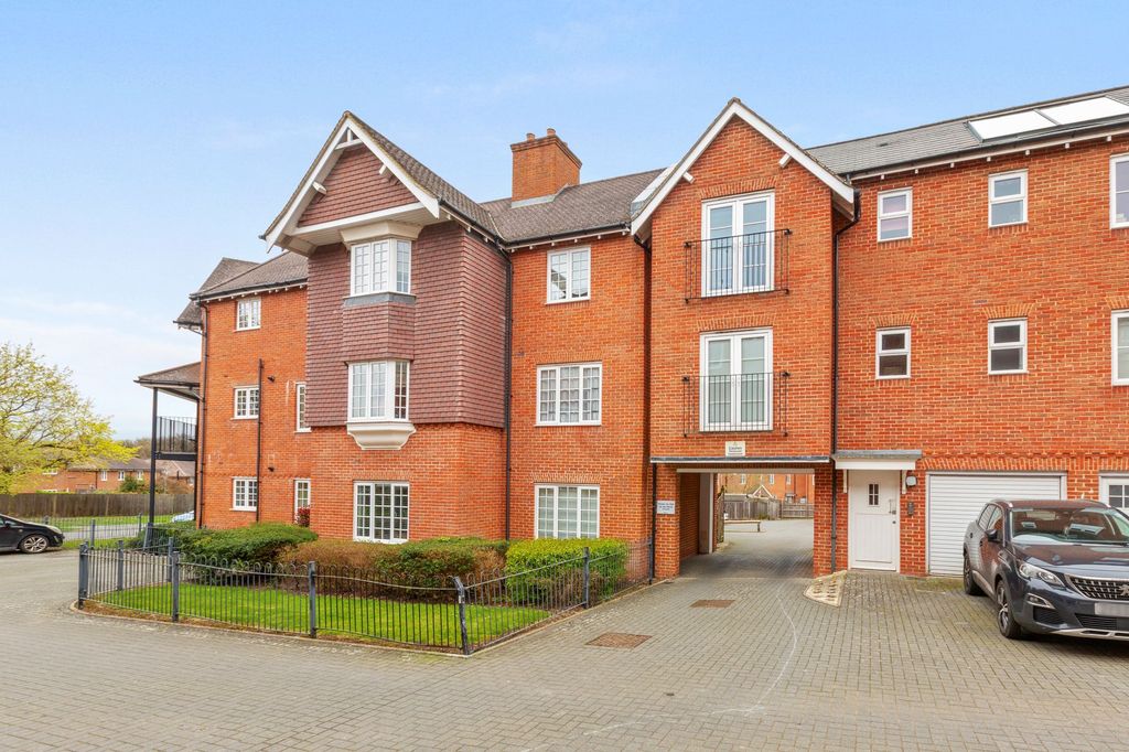 Property photo 1 of 9 Front