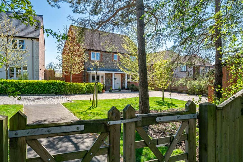 Property photo 1 of 34 9-Lammas-Close-01532