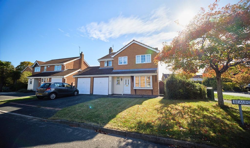 Property photo 1 of 18 Beaufort Close Bb.Jpg