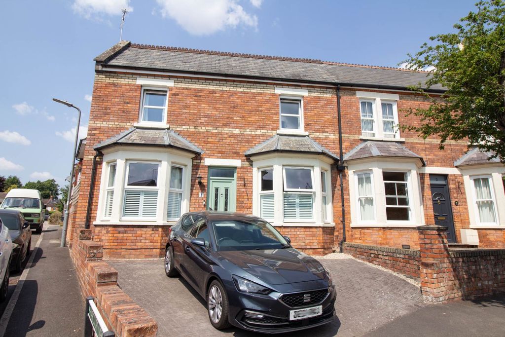 Property photo 1 of 17