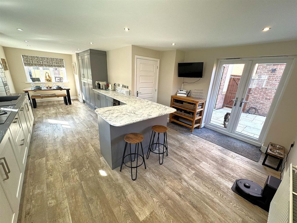 Property photo 3 of 42 Thumbnail_Image5 (2).Jpg