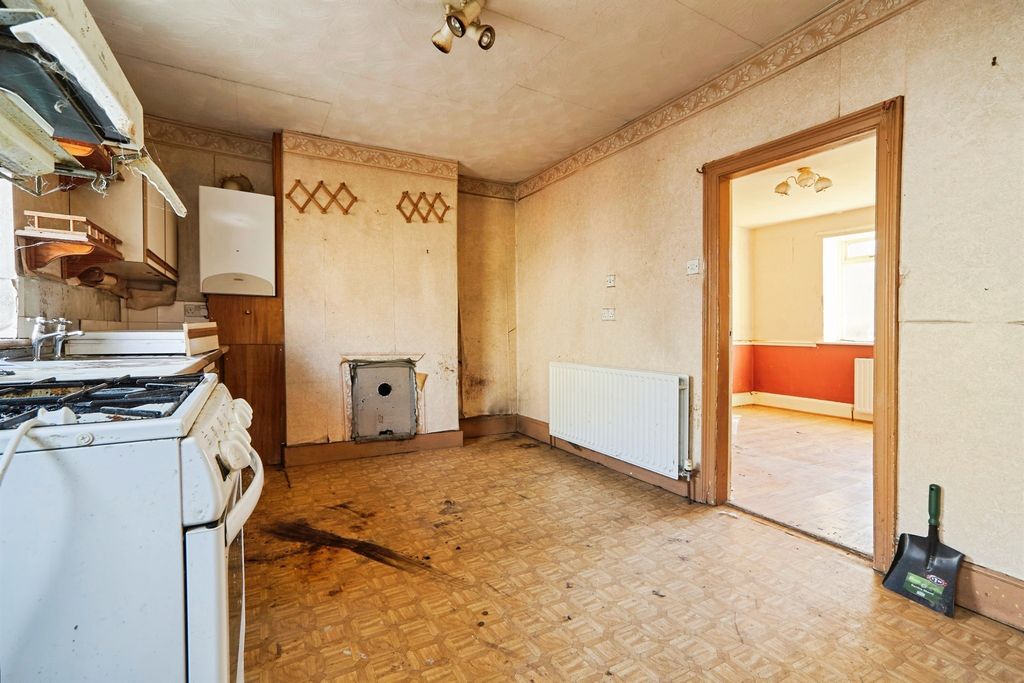 Property photo 3 of 13