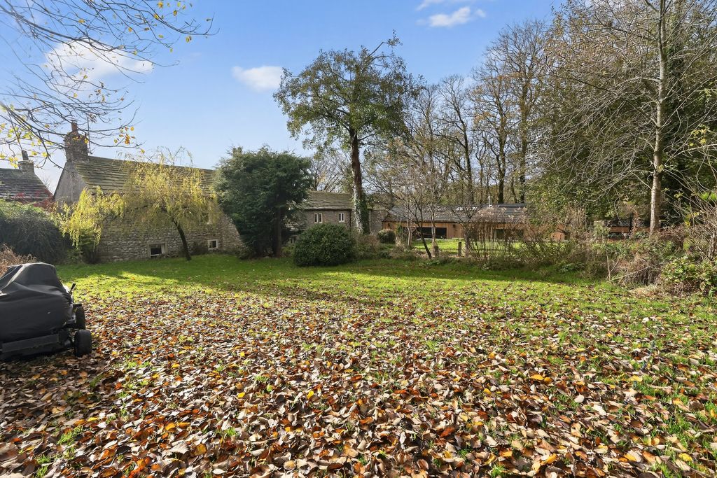 Property photo 2 of 57